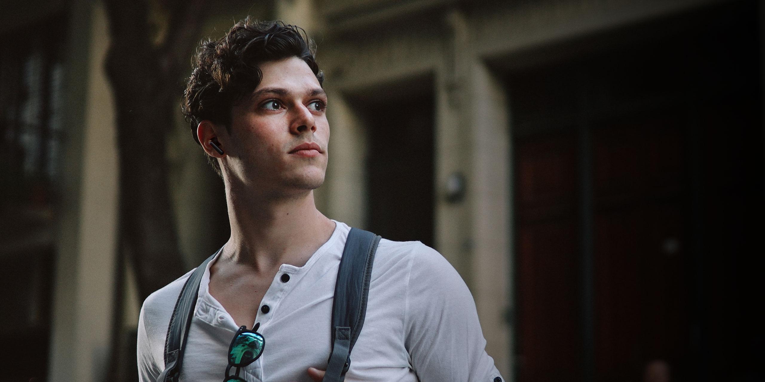 Qualcomm Adaptive 主動降噪示意圖