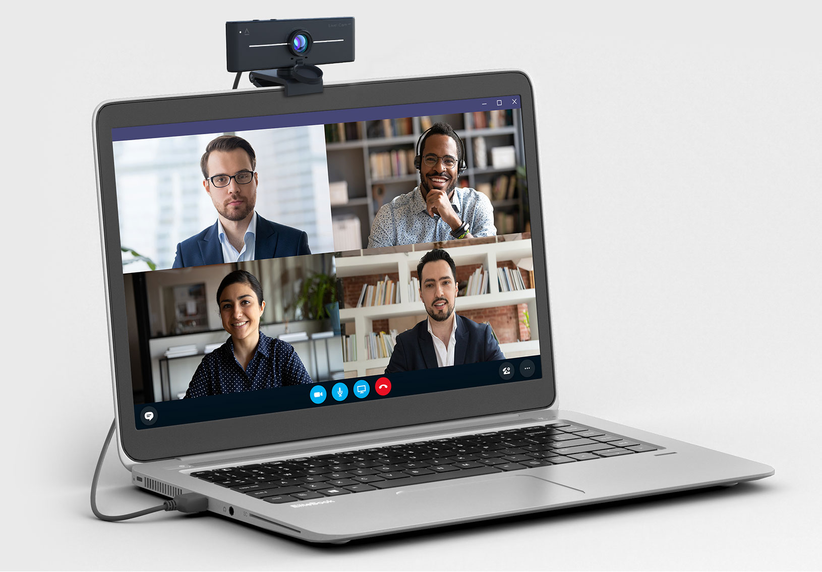 網路攝像機連接筆電，隨插即用示意圖